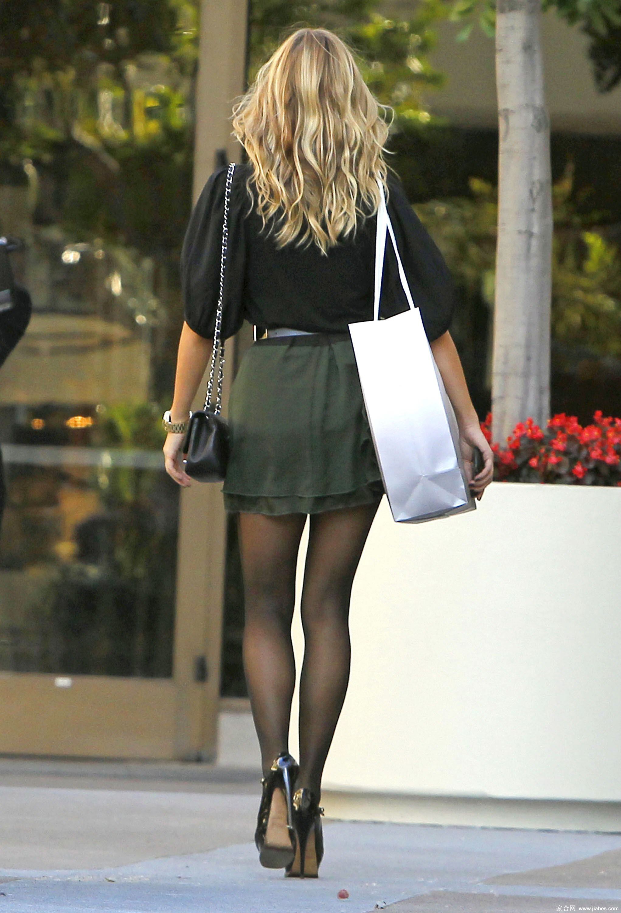 [CELEBRITY HOSIERY]Kristin Cavallari in nylon stockings,pantyhose,tights[2]