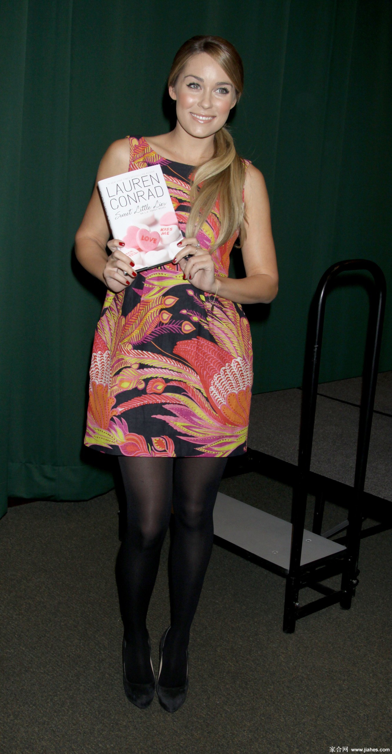 [CELEBRITY HOSIERY]Lauren Conrad in nylon stockings,pantyhose,tights 6[2]