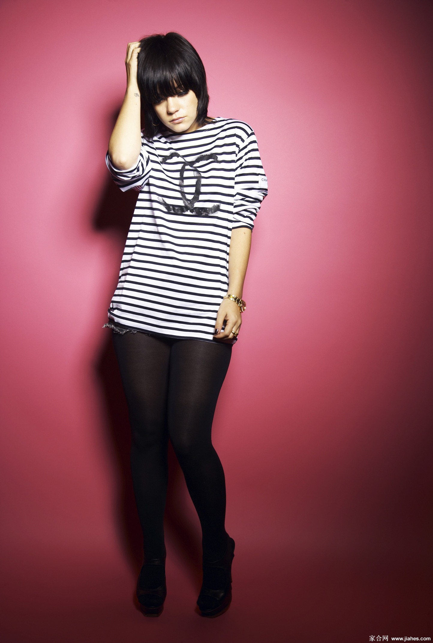 [CELEBRITY NYLON]Lily Allen in nylon stockings,pantyhose,tights 9[2]