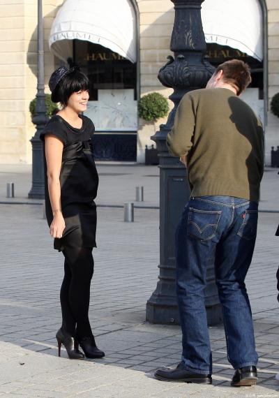 [CELEBRITY PANTYHOSE]Lily Allen in nylon stockings,pantyhose,tights 6