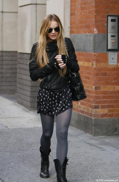 [CELEBRITY PANTYHOSE]Lindsay Lohan in nylon stockings,pantyhose,tights 18