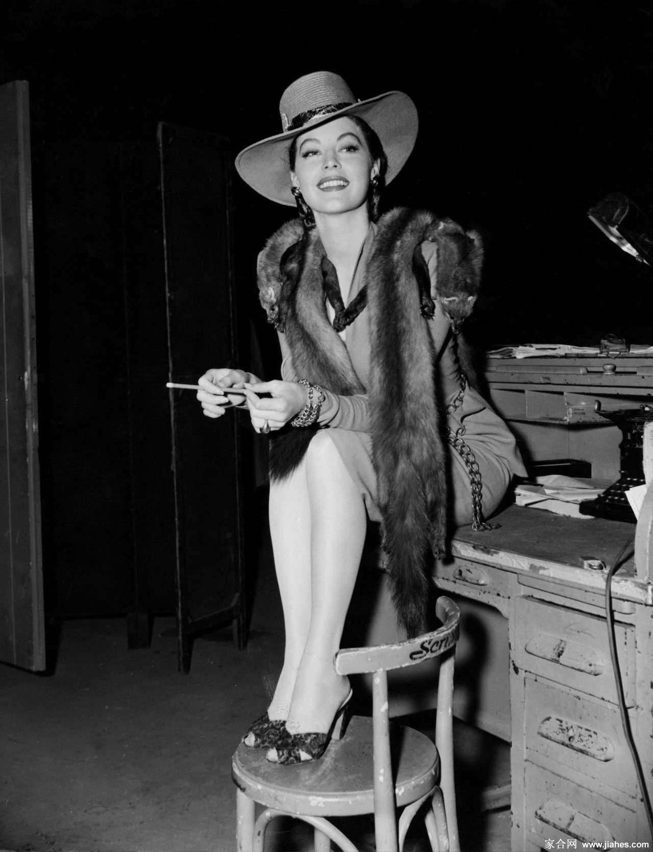 [CELEBRITY PANTYHOSE]Ava Gardner in nylon stockings,pantyhose,tights[2]