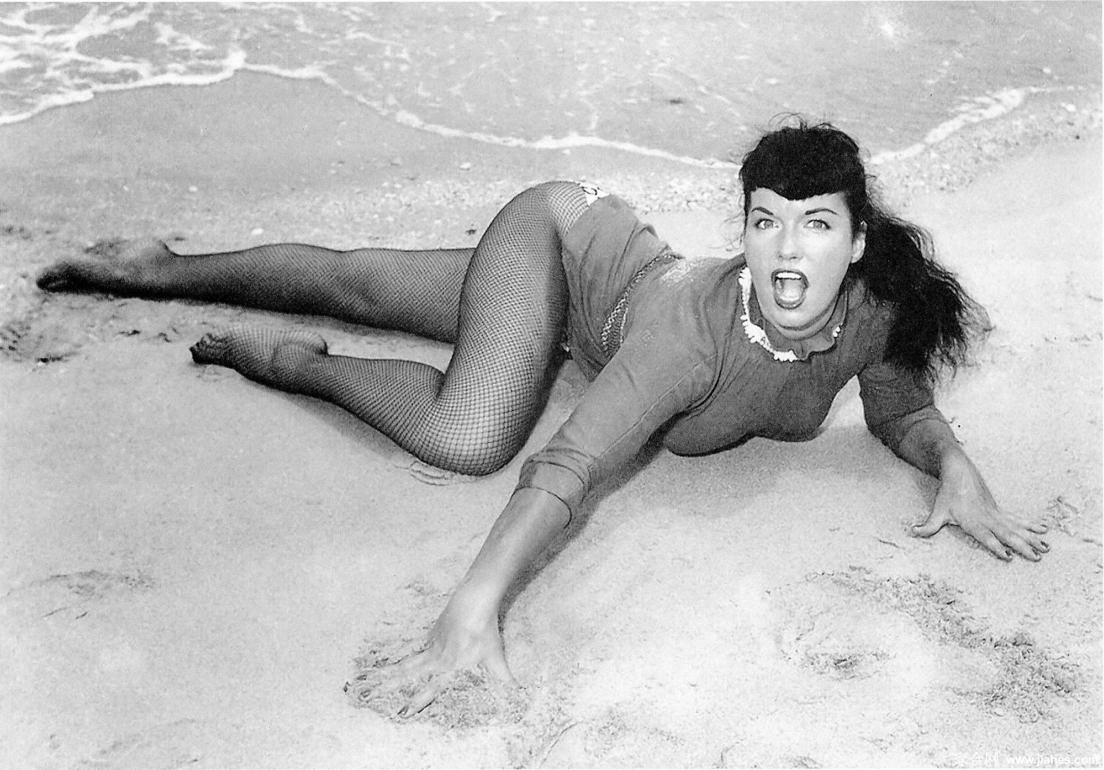 [CELEBRITY HOSIERY]Bettie Page in nylon stockings,pantyhose,tights 2[4]