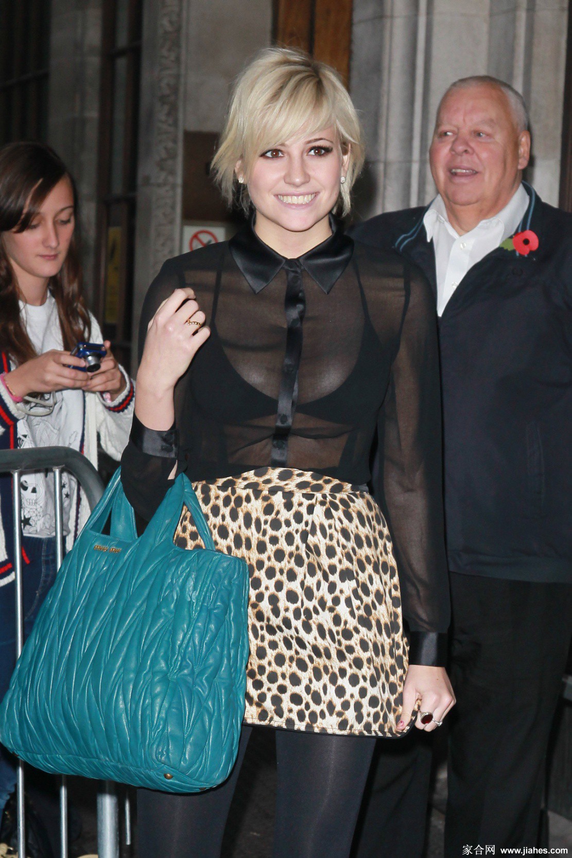 [CELEBRITY HOSIERY]Pixie Lott in nylon stockings,pantyhose,tights 3[7]