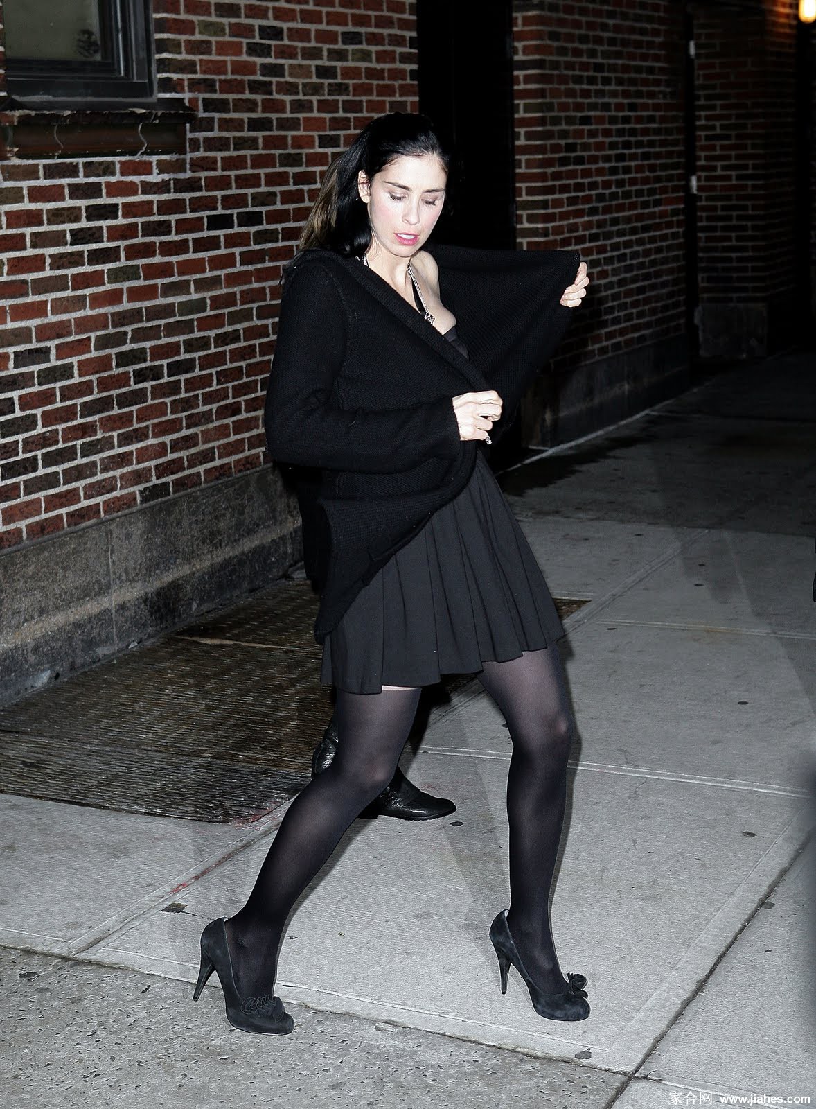 [CELEBRITY PANTYHOSE]Sarah Silverman in nylon stockings,pantyhose,tights 2[5]