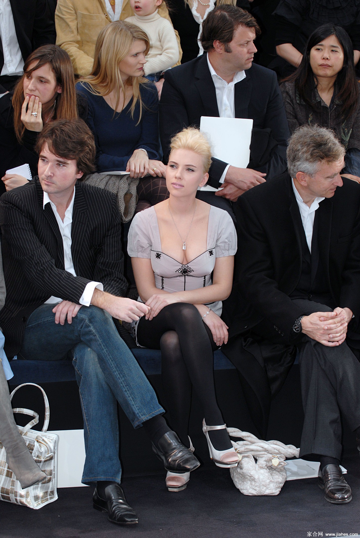 [CELEBRITY HOSIERY]Scarlett Johansson in nylon stockings,pantyhose,tights 2