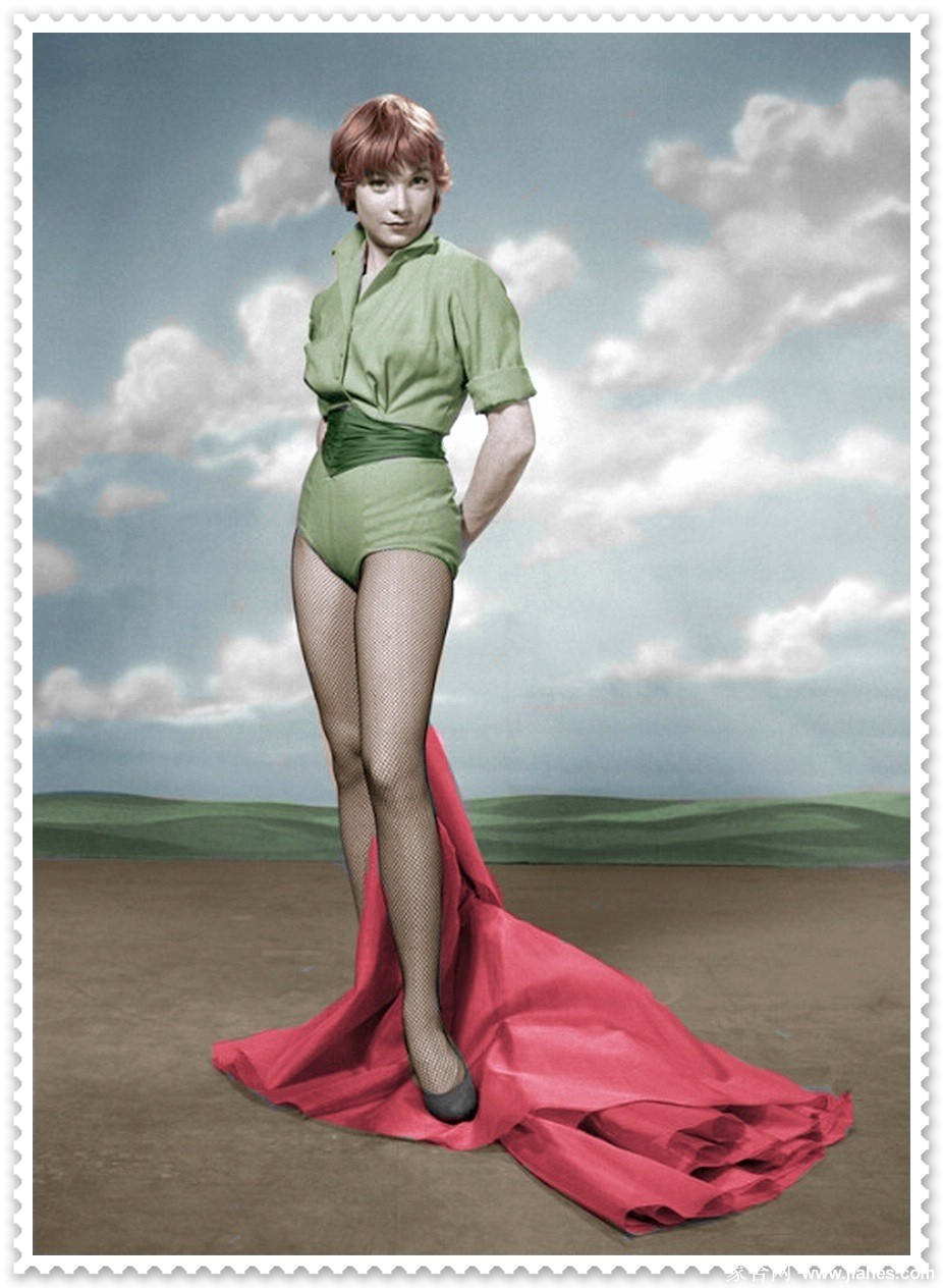 [CELEBRITY PANTYHOSE]Shirley MacLaine in nylon stockings,pantyhose,tights[2]