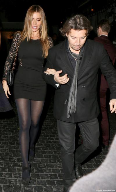 [CELEBRITY HOSIERY]Sofia Vergara in nylon stockings,pantyhose,tights 10