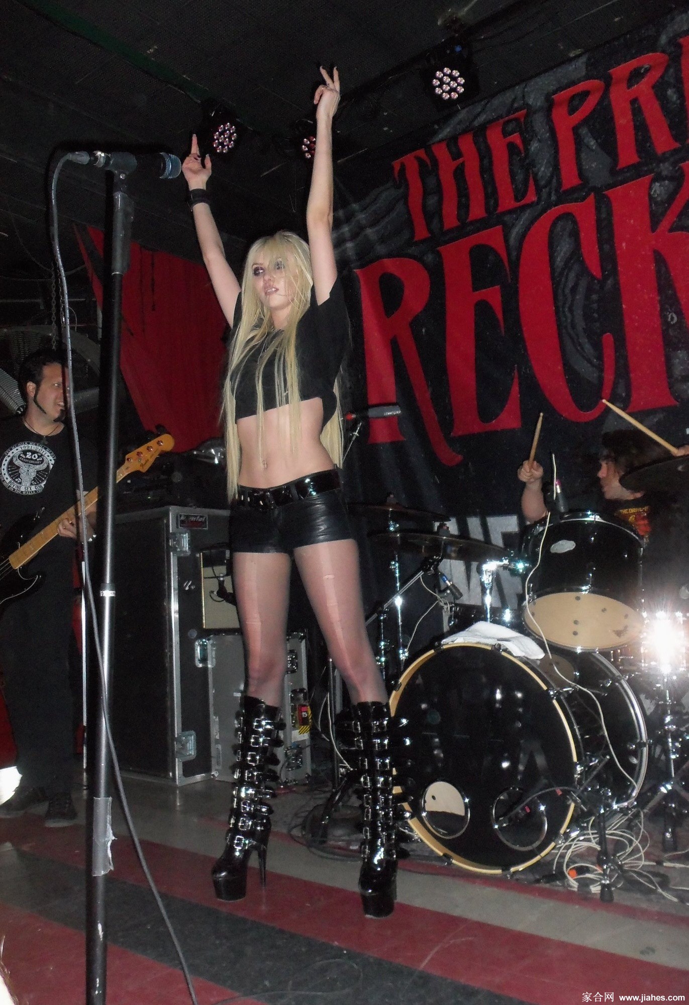 [CELEBRITY HOSIERY]Taylor Momsen in nylon stockings,pantyhose,tights[2]