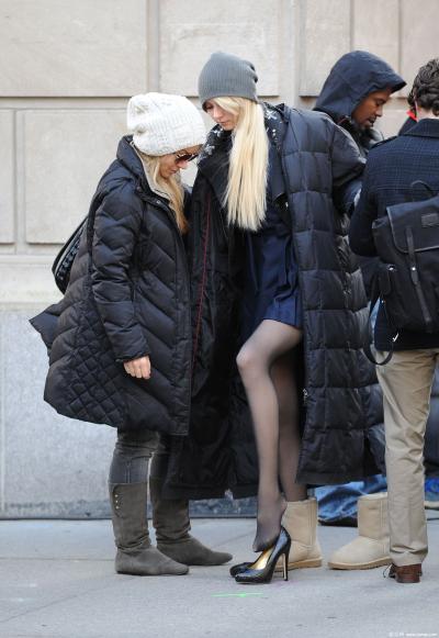 [CELEBRITY HOSIERY]Taylor Momsen in nylon stockings,pantyhose,tights