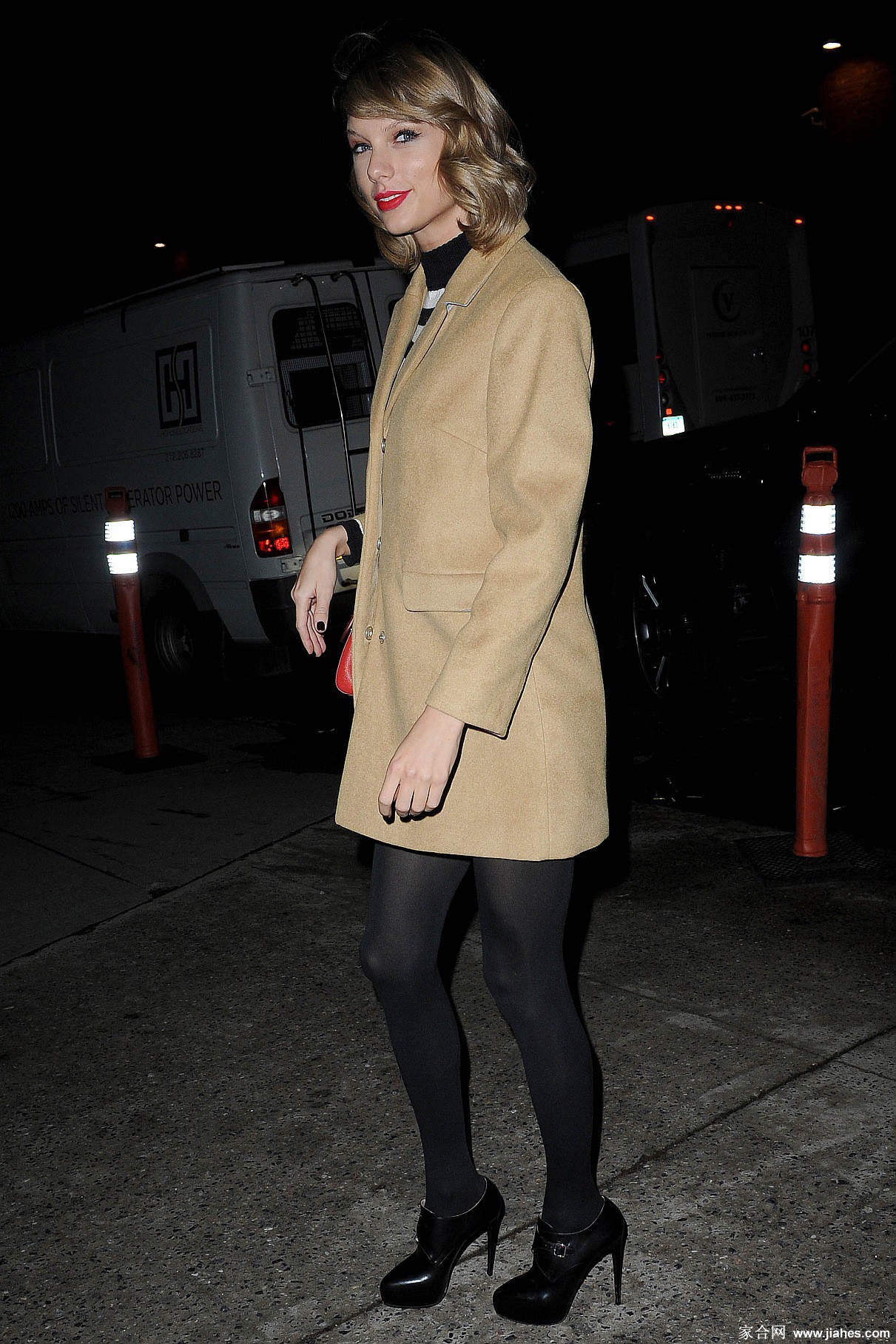 [CELEBRITY PANTYHOSE]Taylor Swift in nylon stockings,pantyhose,tights 13[9]