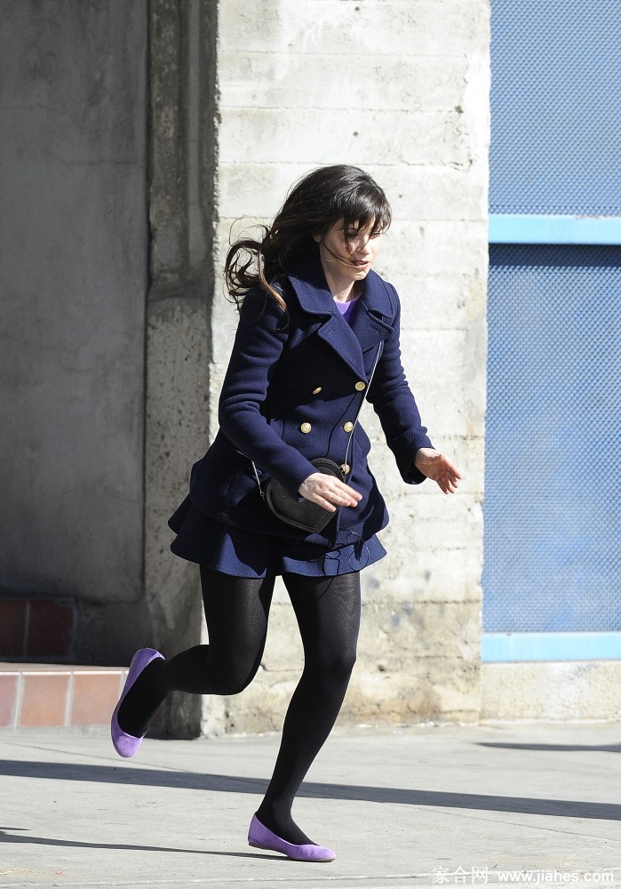 [CELEBRITY HOSIERY]Zooey Deschanel in nylon stockings,pantyhose,tights[2]