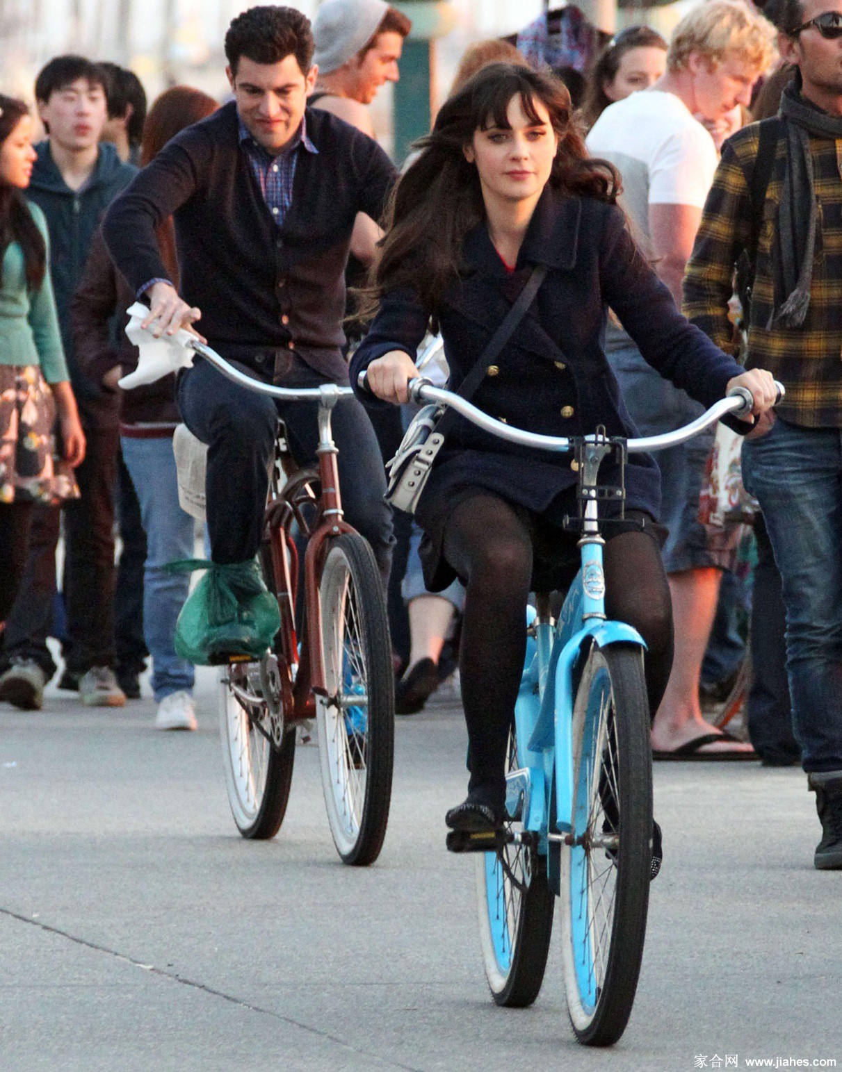 [CELEBRITY NYLON]Zooey Deschanel in nylon stockings,pantyhose,tights 20[2]