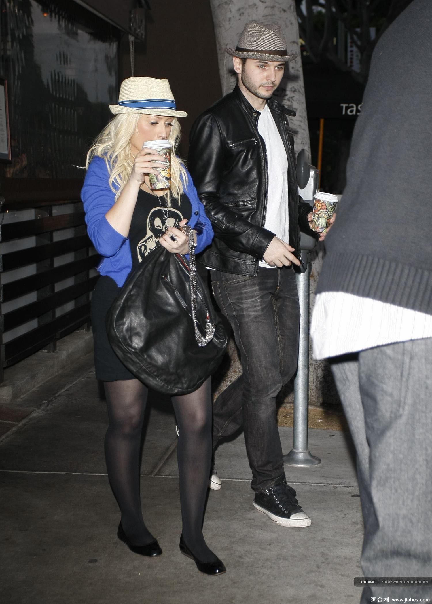 [CELEBRITY HOSIERY]Christina Aguilera in nylon stockings,pantyhose,tights 4[7]