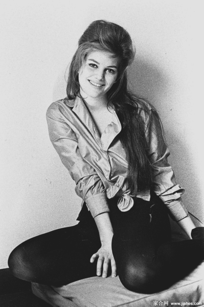 [CELEBRITY HOSIERY]Claudia Cardinale in nylon stockings,pantyhose,tights[4]