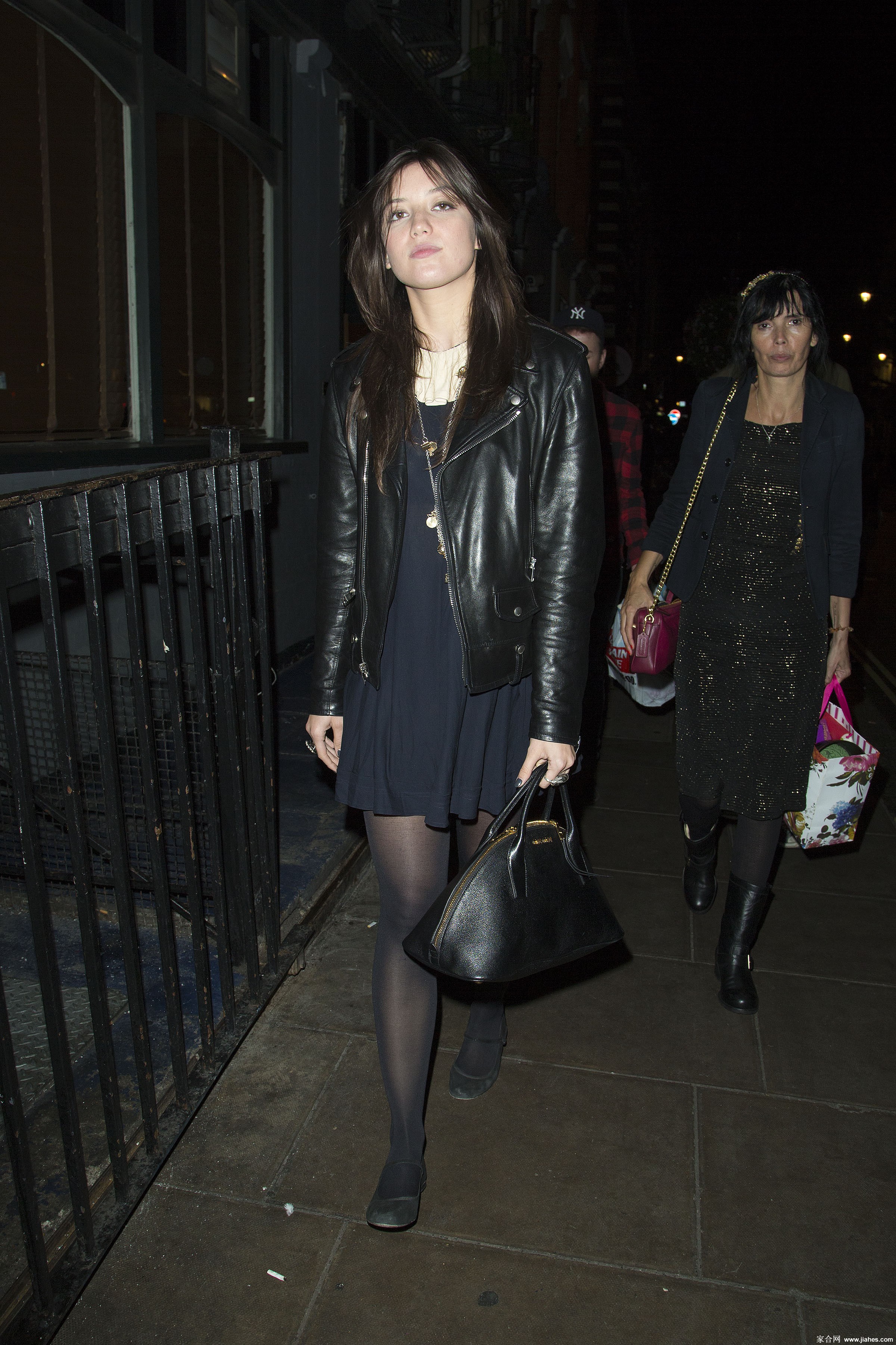 [CELEBRITY HOSIERY]Daisy Lowe in nylon stockings,pantyhose,tights[10]