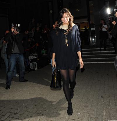 [CELEBRITY HOSIERY]Daisy Lowe in nylon stockings,pantyhose,tights