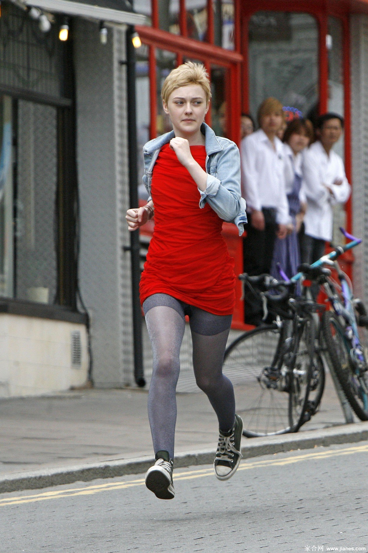 [CELEBRITY NYLON]Dakota Fanning in nylon stockings,pantyhose,tights 4[5]