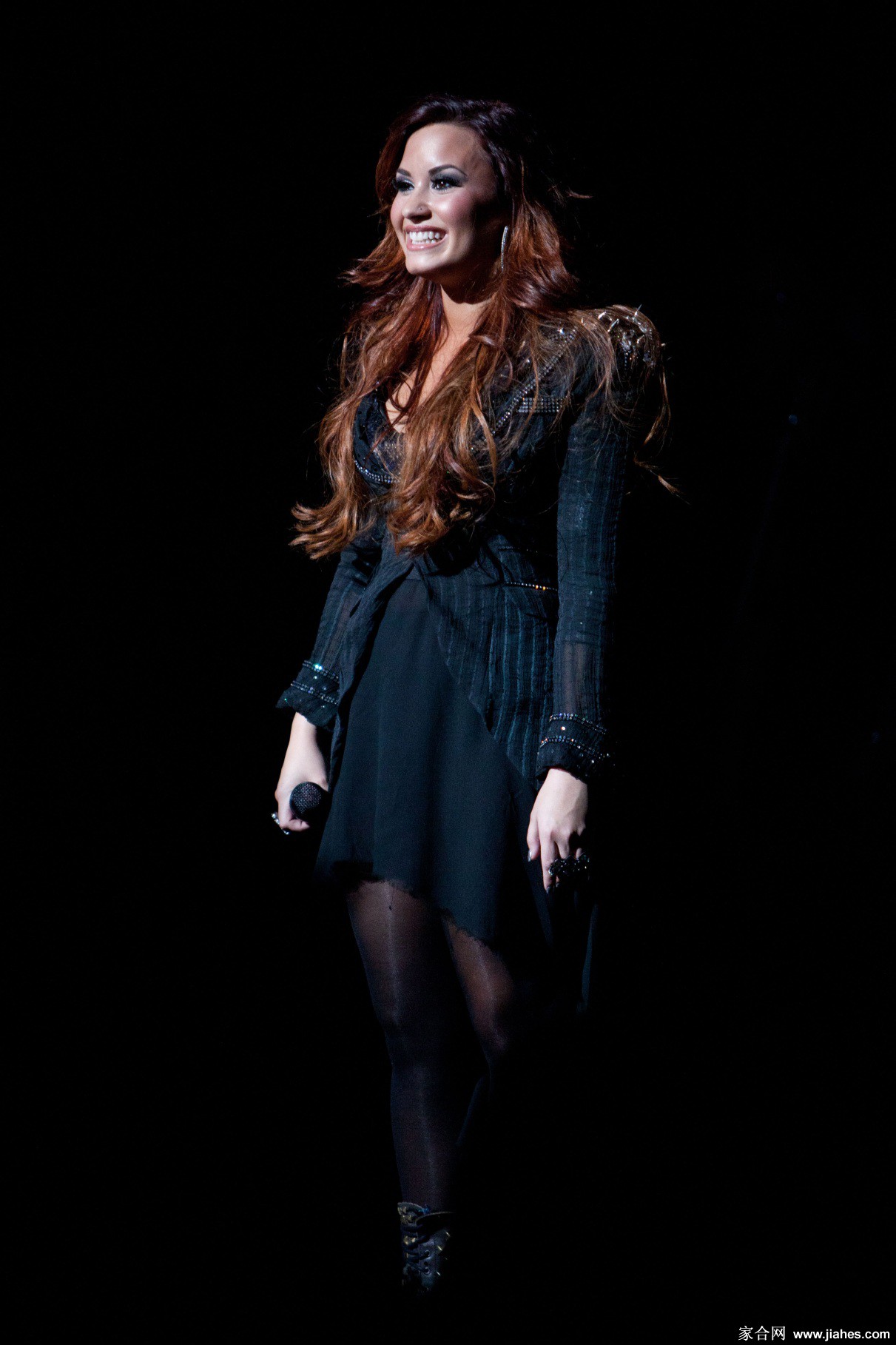 [CELEBRITY HOSIERY]Demi Lovato in nylon stockings,pantyhose,tights 2