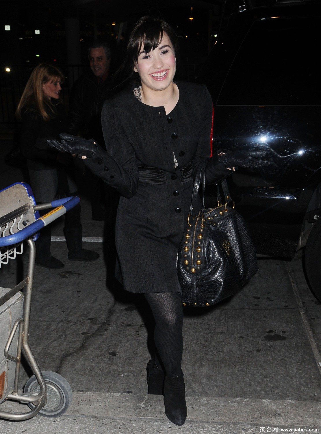 [CELEBRITY NYLON]Demi Lovato in nylon stockings,pantyhose,tights 3[2]