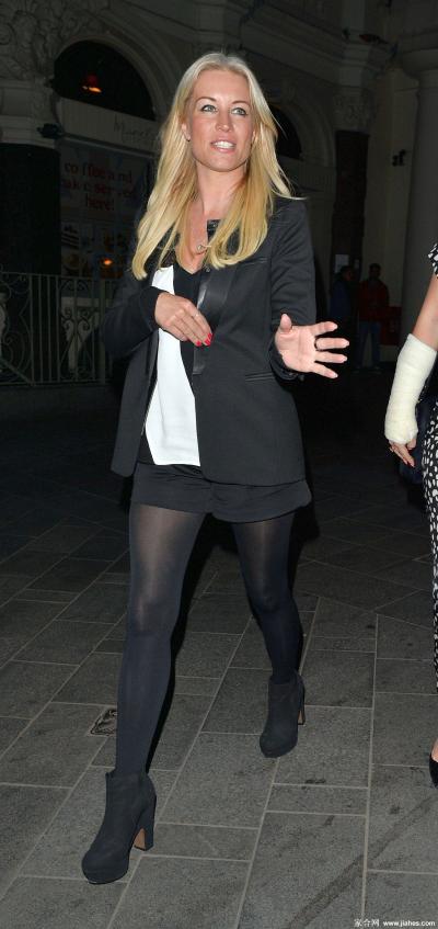 [CELEBRITY NYLON]Denise Van Outen in nylon stockings,pantyhose,tights