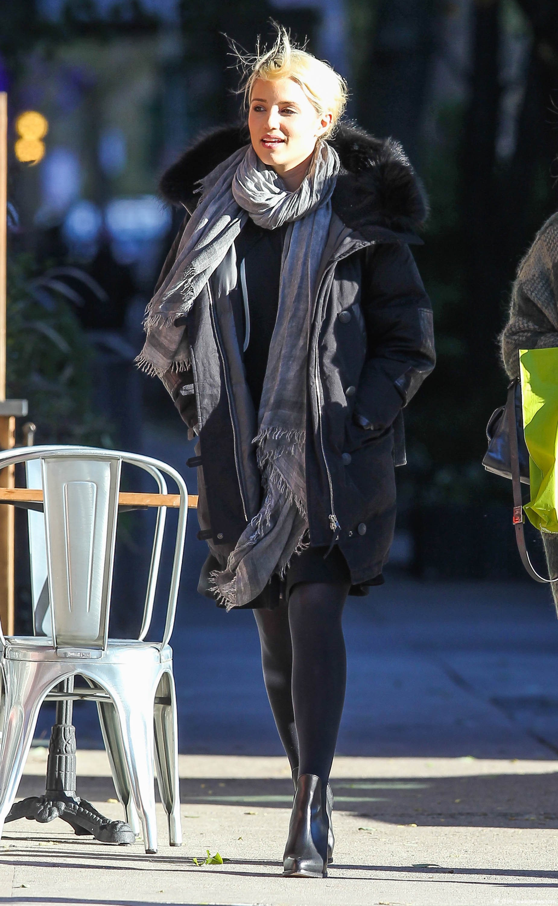 [CELEBRITY PANTYHOSE]Dianna Agron in nylon stockings,pantyhose,tights 5[4]