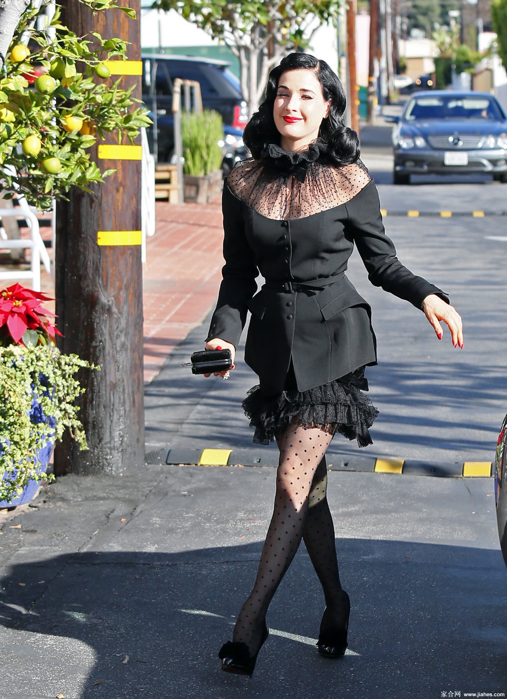 [CELEBRITY NYLON]Dita Von Teese in nylon stockings,pantyhose,tights[5]