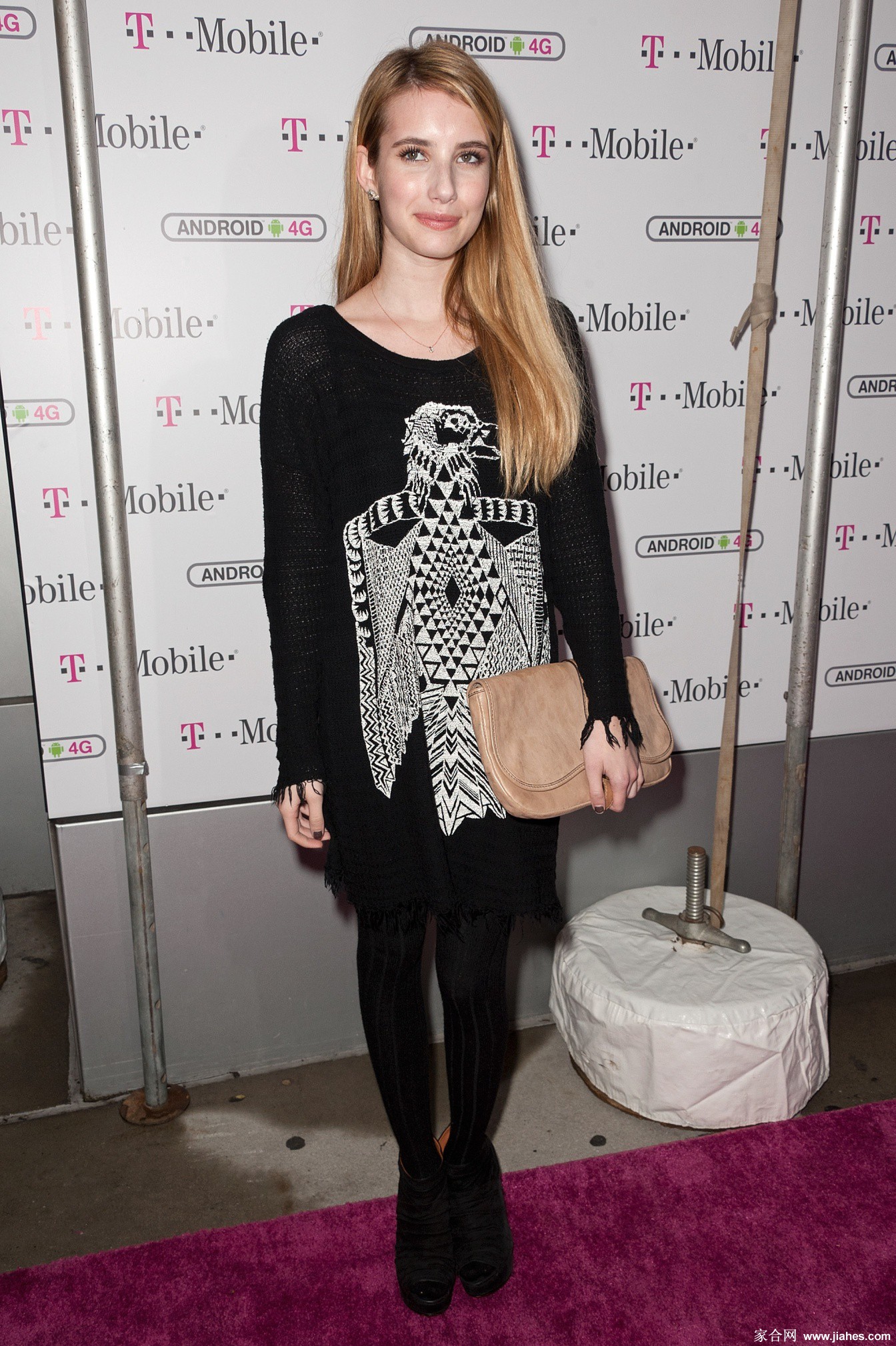 [CELEBRITY PANTYHOSE]Emma Roberts in nylon stockings,pantyhose,tights 2[7]