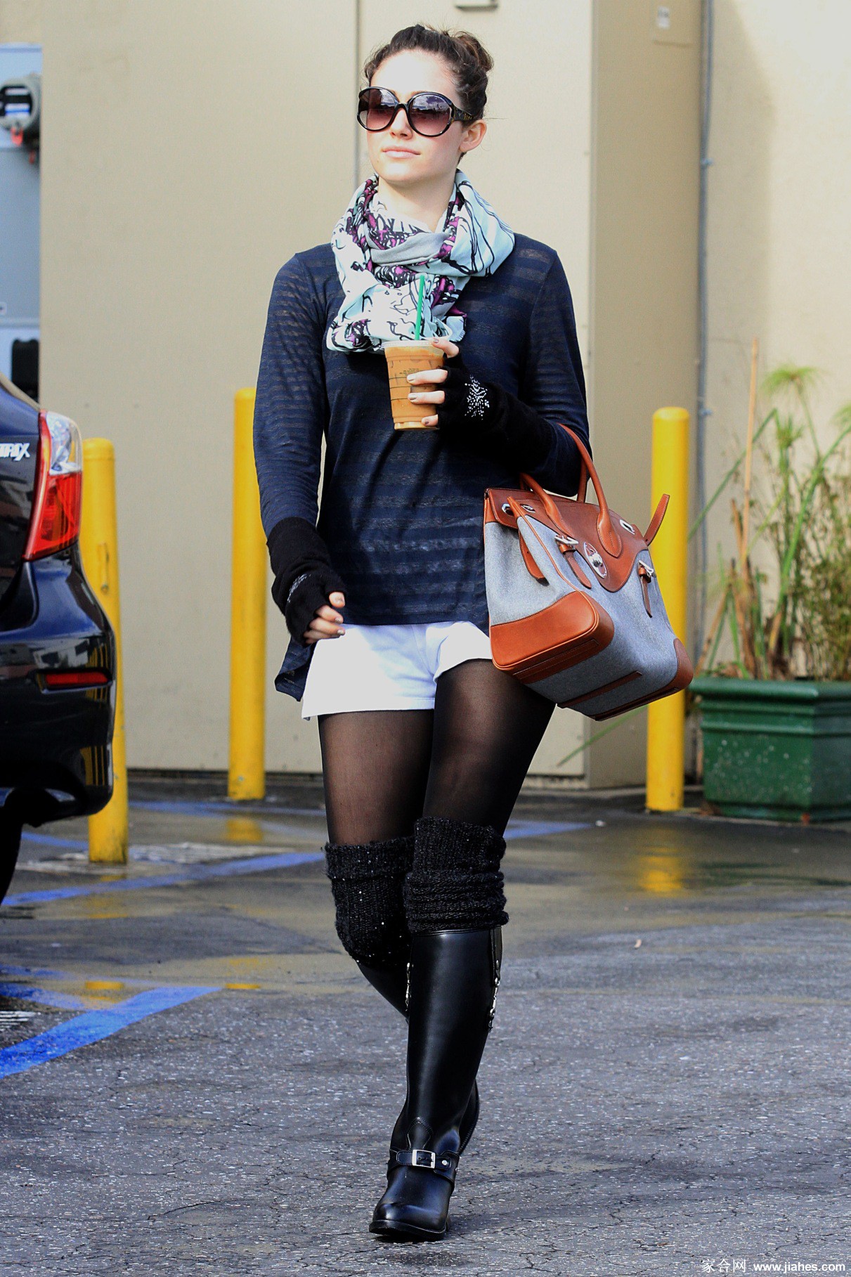 [CELEBRITY PANTYHOSE]Emmy Rossum in nylon stockings,pantyhose,tights 8[4]