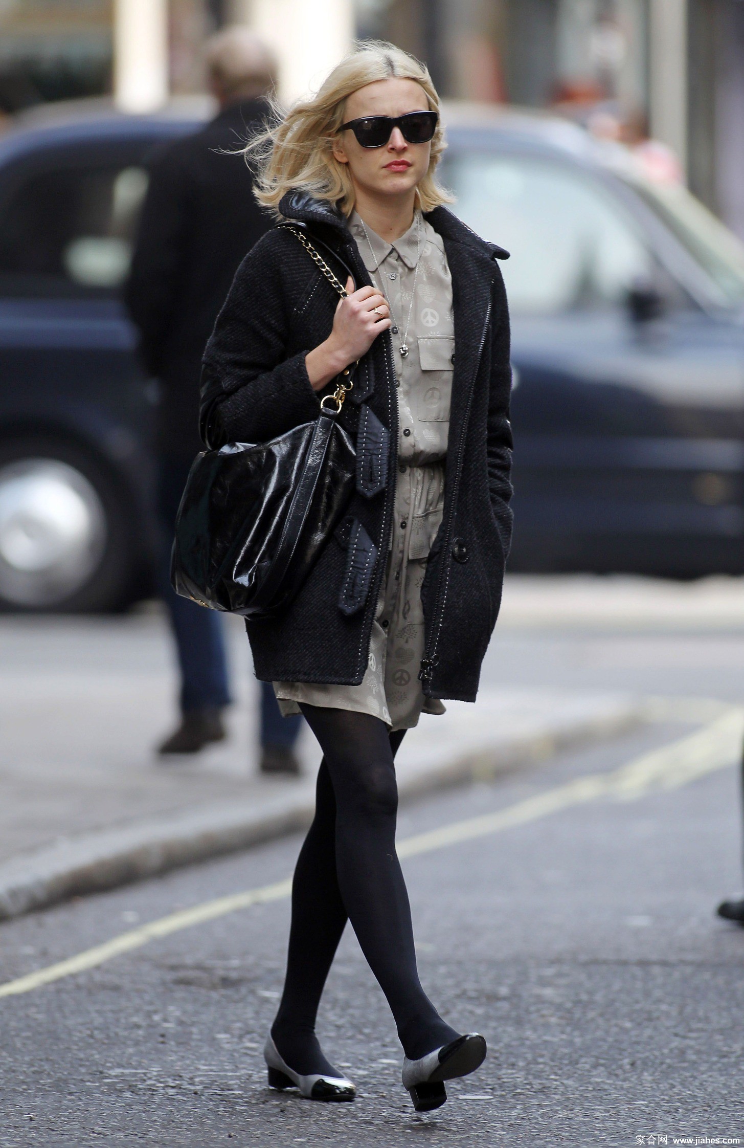 [CELEBRITY HOSIERY]Fearne Cotton in nylon stockings,pantyhose,tights 3