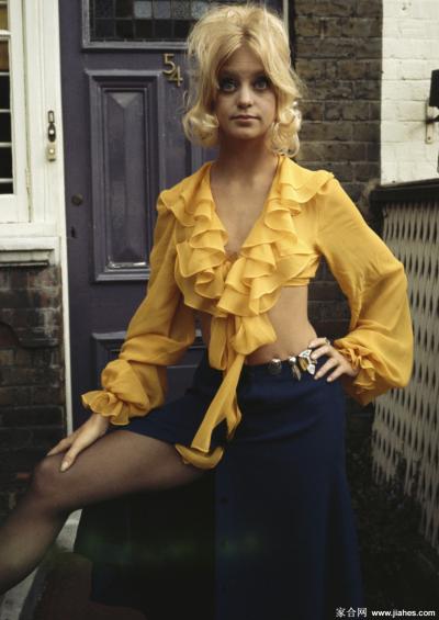 [CELEBRITY PANTYHOSE]Goldie Hawn in nylon stockings,pantyhose,tights