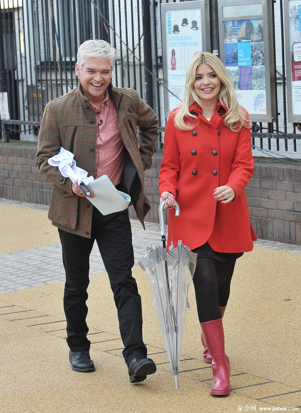 [CELEBRITY PANTYHOSE]Holly Willoughby in nylon stockings,pantyhose,tights 3[9]