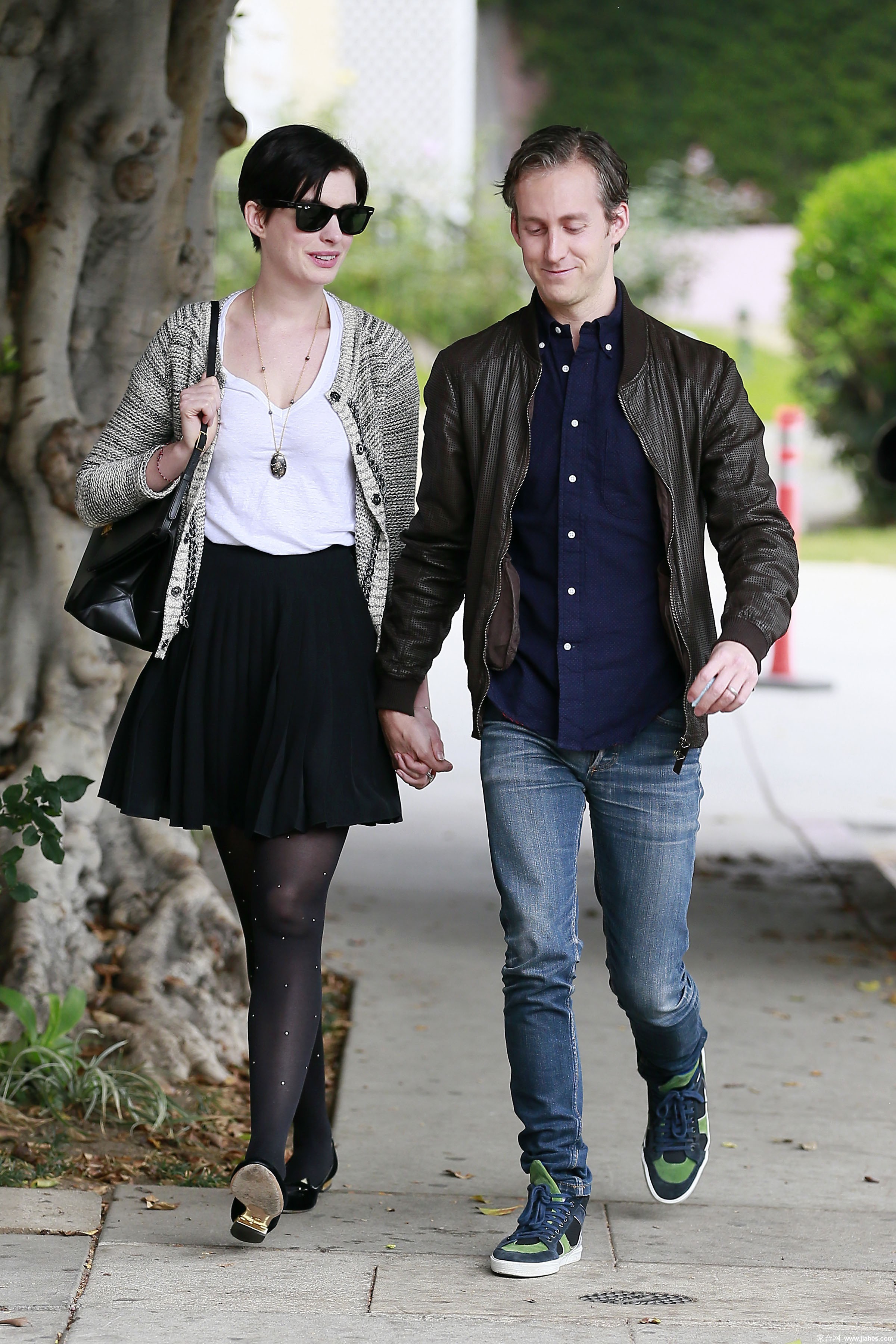 [CELEBRITY PANTYHOSE]Anne Hathaway in nylon stockings,pantyhose,tights 7[5]