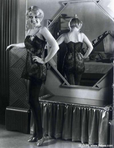 [CELEBRITY NYLON]Joan Blondell in nylon stockings,pantyhose,tights