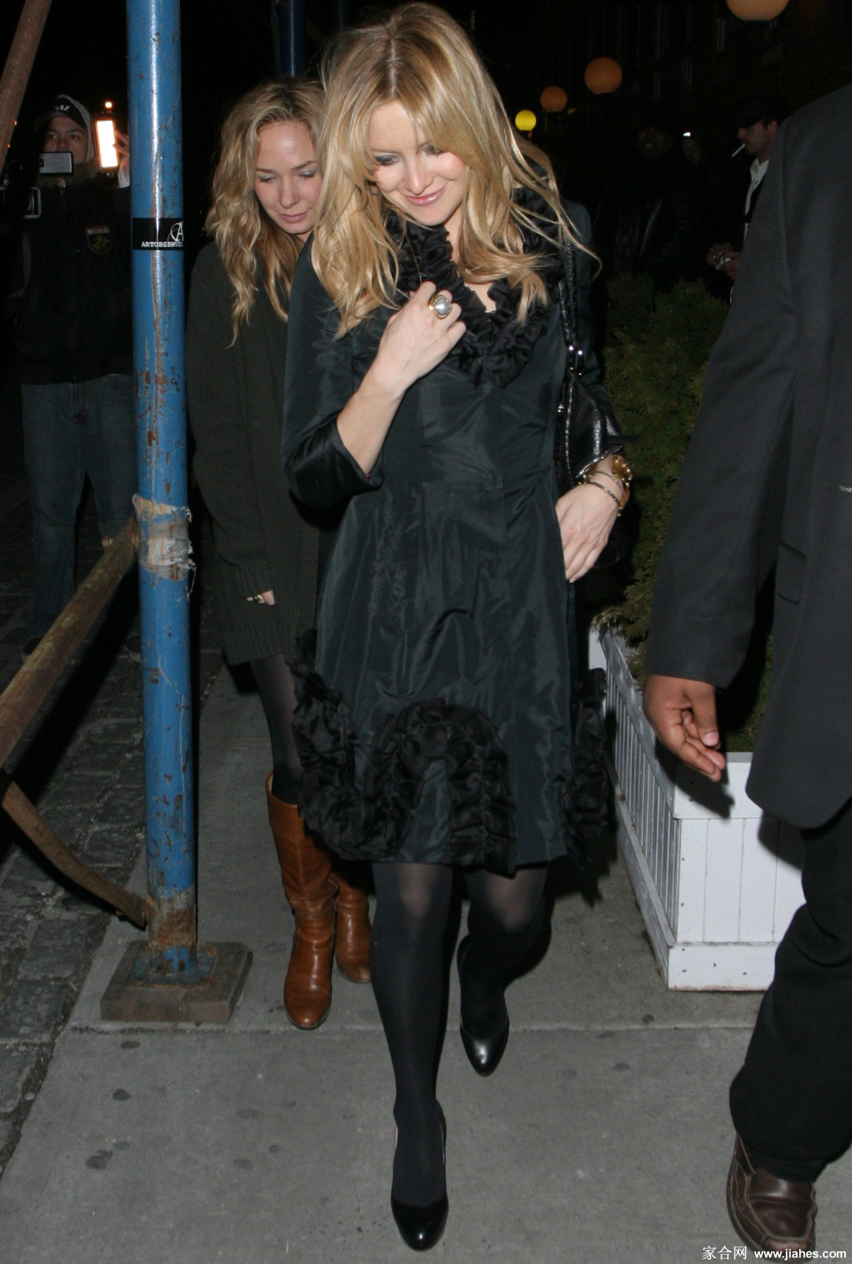 [CELEBRITY PANTYHOSE]Kate Hudson in nylon stockings,pantyhose,tights[9]