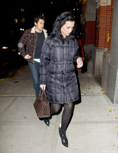 [CELEBRITY PANTYHOSE]Katy Perry in nylon stockings,pantyhose,tights 9