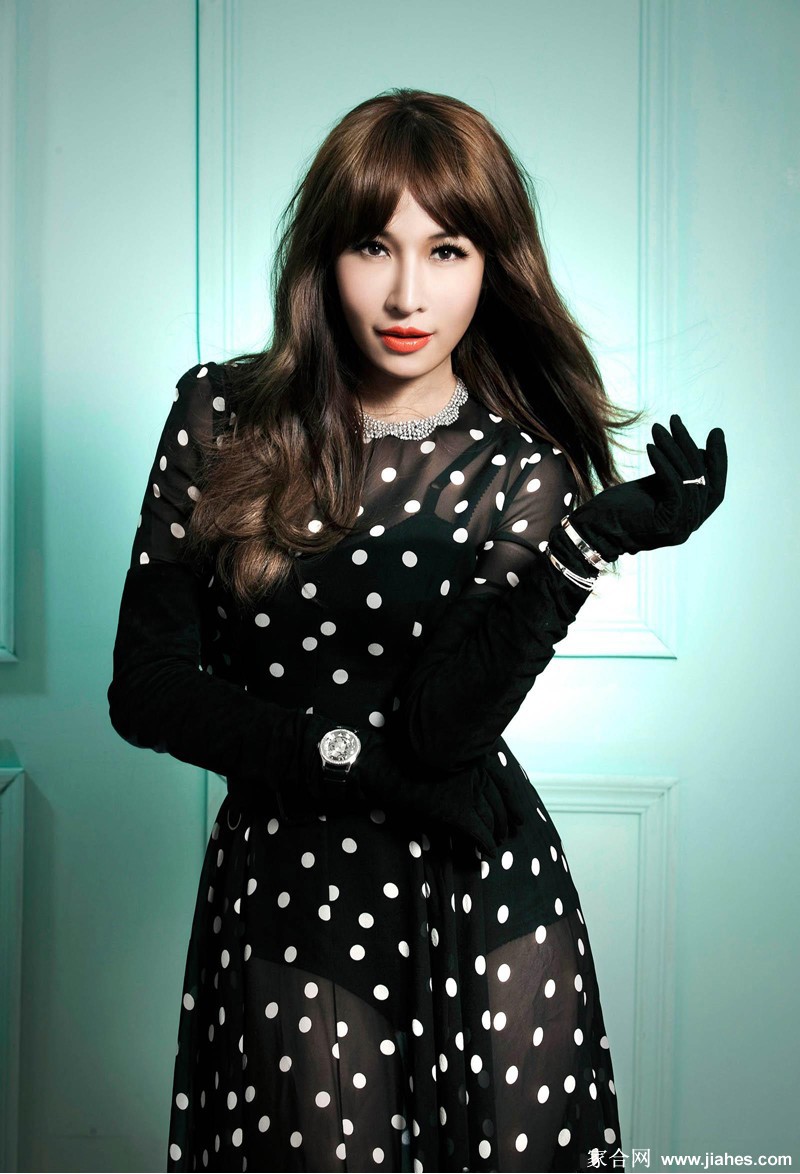 靓丽萧亚轩娇媚一面也[6]