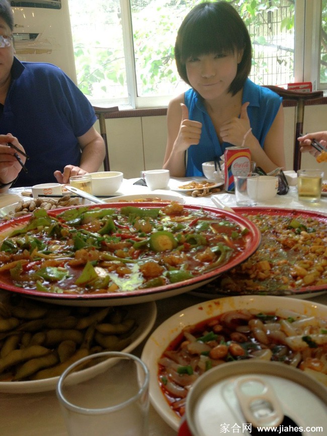 邓家佳俏皮可人生活照[12]