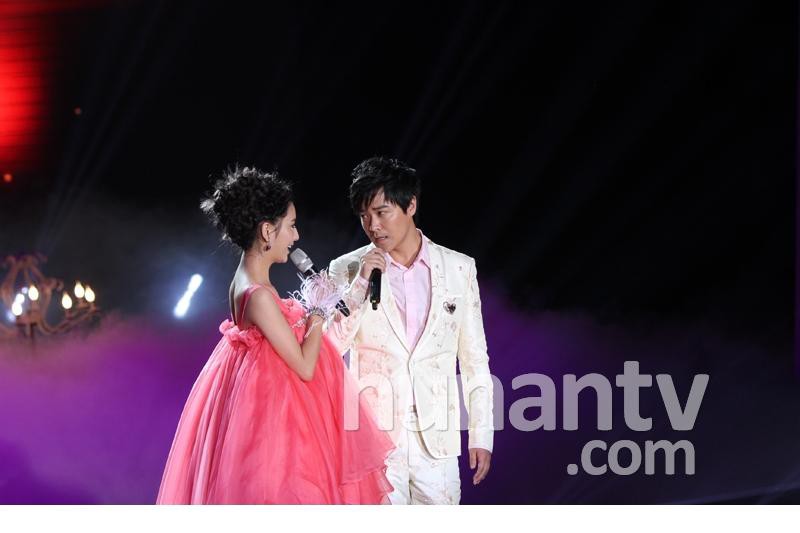 佟丽娅金鹰被爆假唱 与陈思成合唱浪漫甜蜜[15]