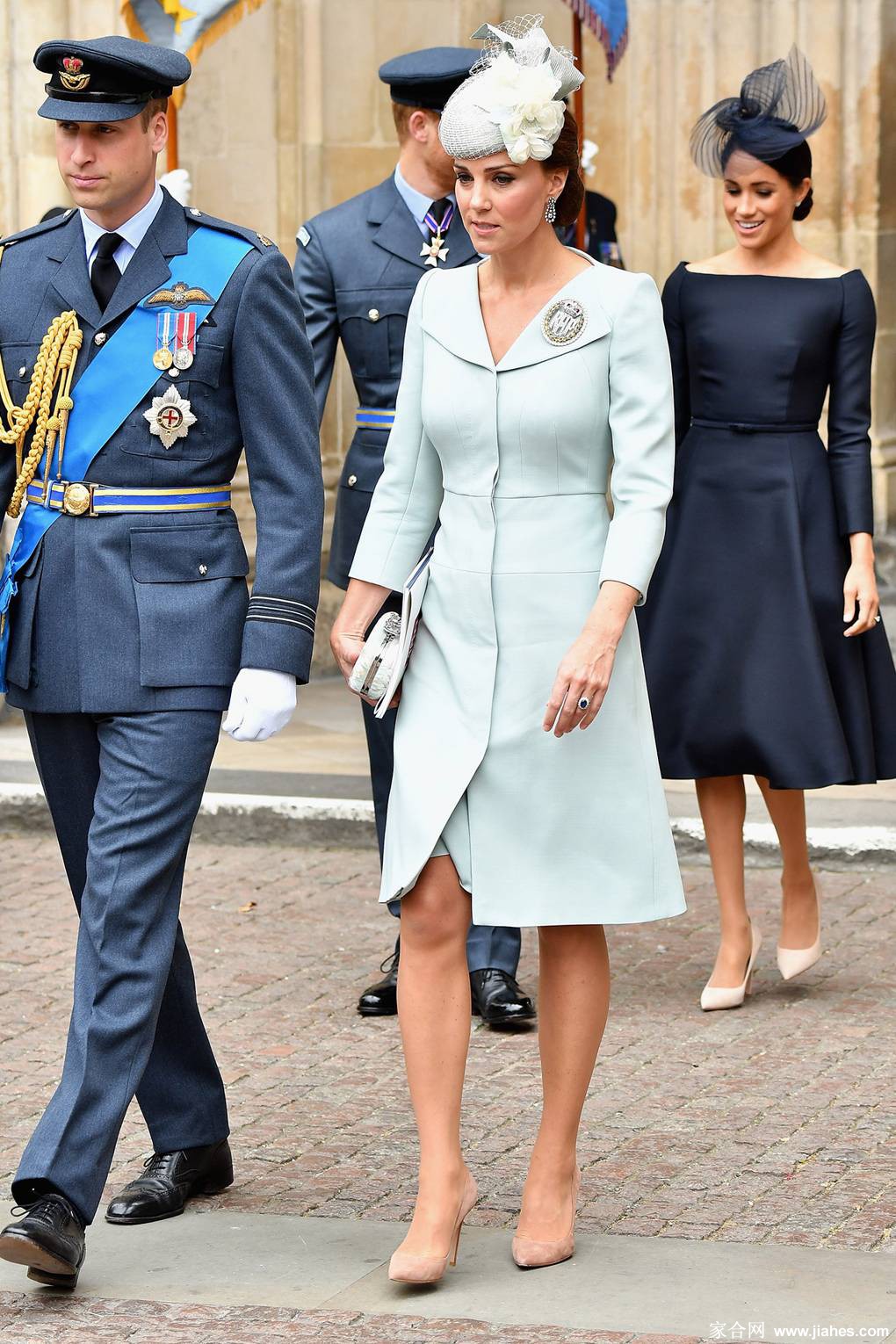 凯特・米德尔顿王妃(Kate Middleton)生活照,裸腿,高跟(highheels),长腿,黑丝(pantyhose stocking),性感照,性感短裙(upskirt)[4]