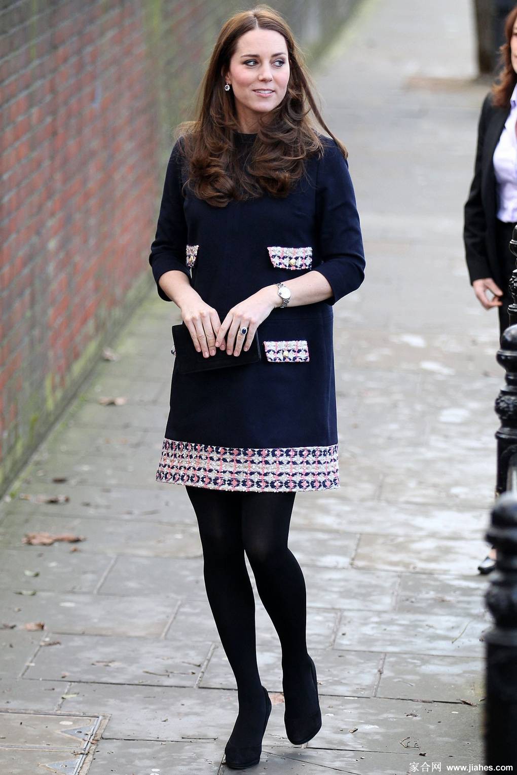 凯特・米德尔顿王妃(Kate Middleton)美脚(beautyleg),厚丝袜(pantyhose stocking),下半身,黑皮裤,美腿炮架,紧身裤(tights)[4]