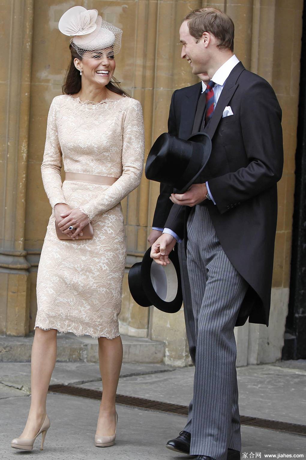 凯特・米德尔顿王妃(Kate Middleton)美脚(beautyleg),厚丝袜(pantyhose stocking),下半身,黑皮裤,美腿炮架,紧身裤(tights)[16]