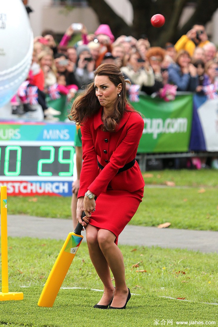 凯特・米德尔顿王妃(Kate Middleton)美脚(beautyleg),厚丝袜(pantyhose stocking),下半身,黑皮裤,美腿炮架,紧身裤(tights)[20]