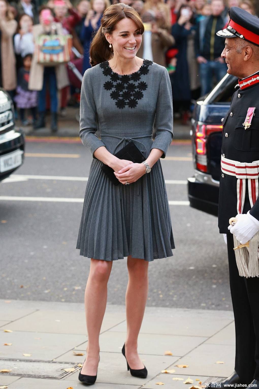 凯特・米德尔顿王妃(Kate Middleton)美腿(sexyleg),肉丝,大长腿,现场照,白丝袜(white stocking),牛仔裤,性感照[11]