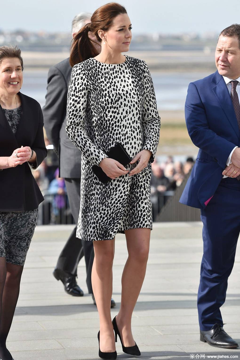 凯特・米德尔顿王妃(Kate Middleton)美腿(sexyleg),肉丝,大长腿,现场照,白丝袜(white stocking),牛仔裤,性感照[18]