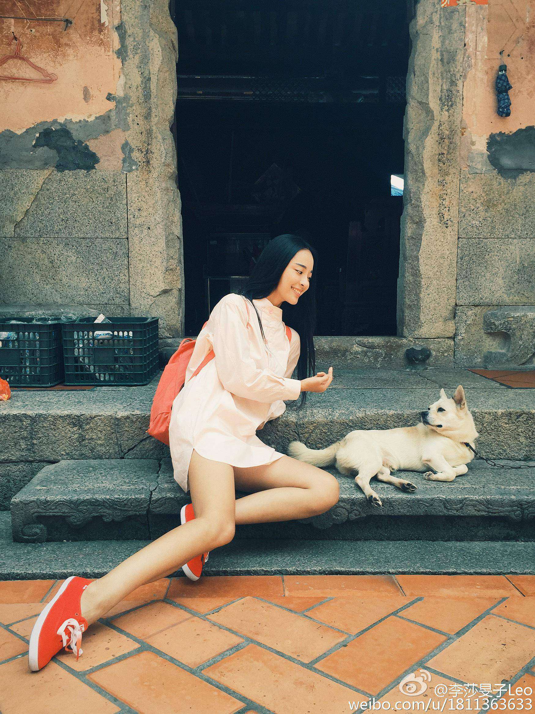 湖南卫视女主持人(主播)李莎旻子丝袜美图长裙艺术写真[2]