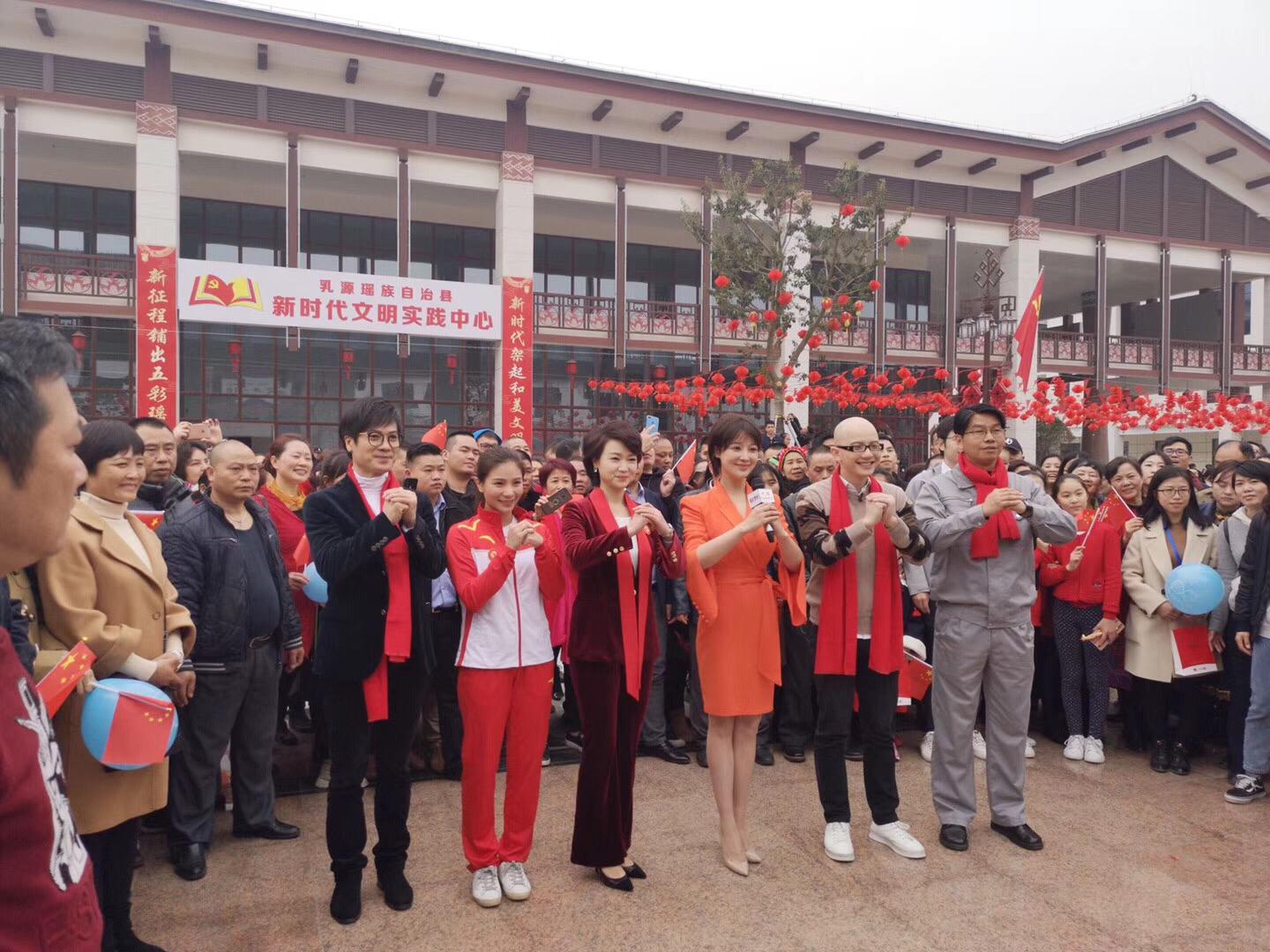 央视女主持人(主播)胡蝶丝袜高跟美腿制服诱惑图片[5]