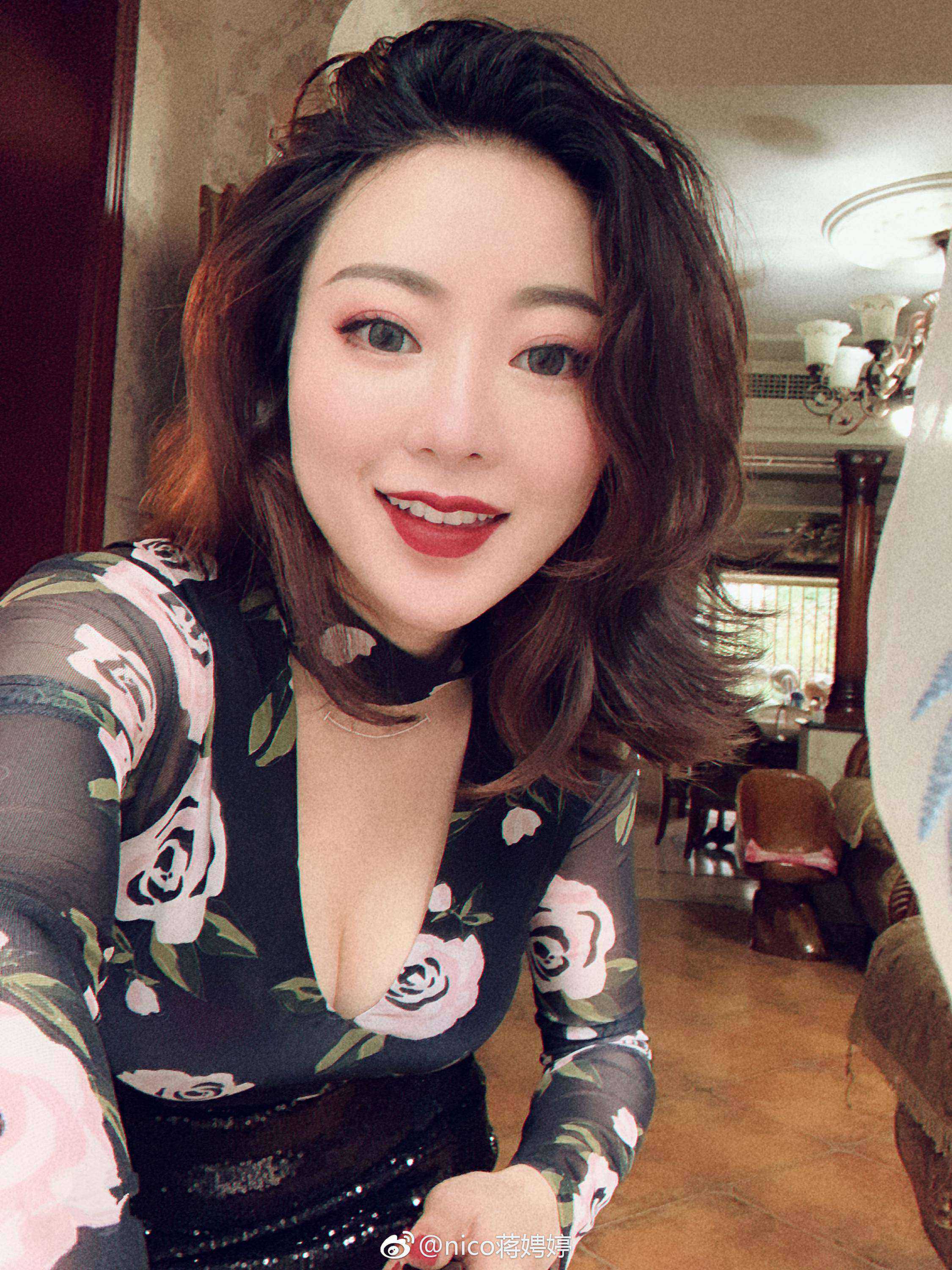 疑似刘强东性侵门事件女主蒋聘婷火辣爆乳丰满身材前凸后翘[8]