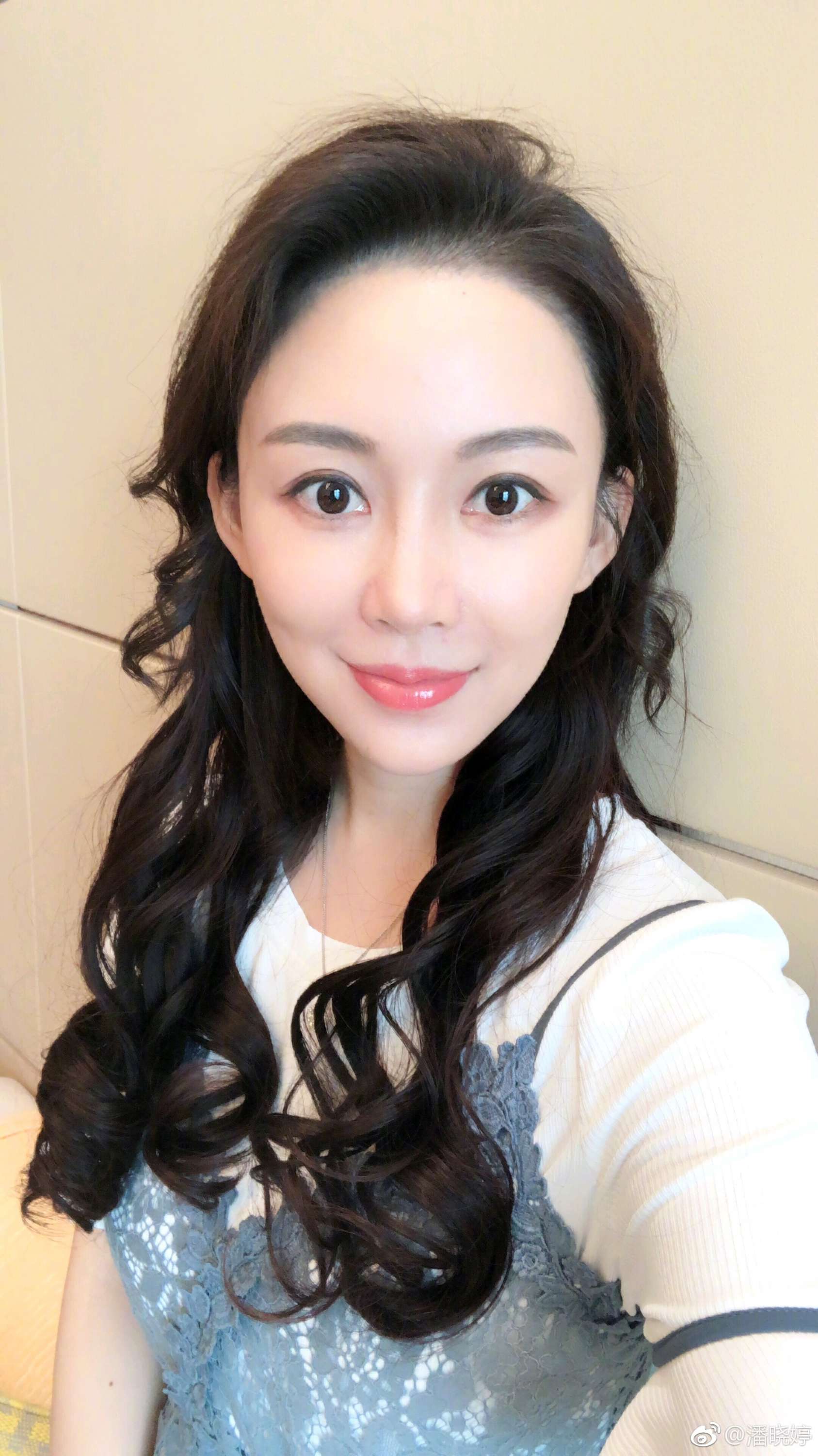 潘晓婷美腿,潘晓婷肉丝袜潘晓婷大长腿,潘晓婷现场照,潘晓婷白丝袜,潘晓婷牛仔裤,潘晓婷性感照[3]