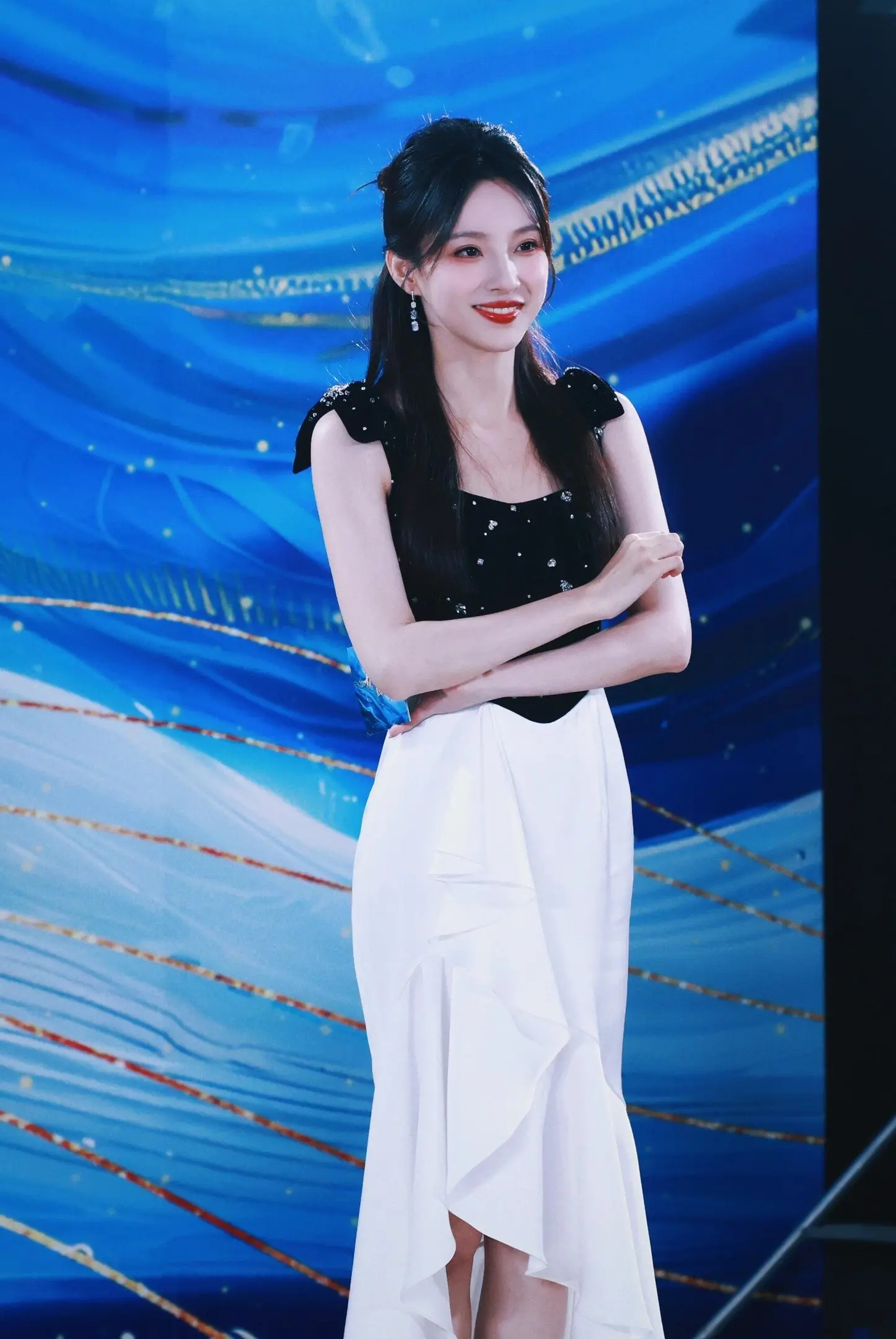 一组图片诠释《开播吧国潮》美女主持人马凡舒的美[3]